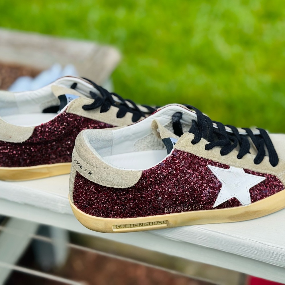 GOLDEN GOOSE Super-Star Glitter Low-top kicks!